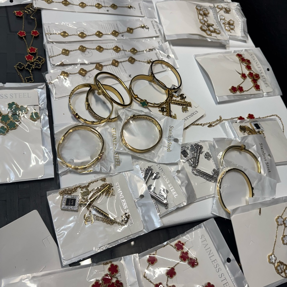 50 PCS Elegant Gold and Red Floral Jewelry Set START YOUR BUSINESS